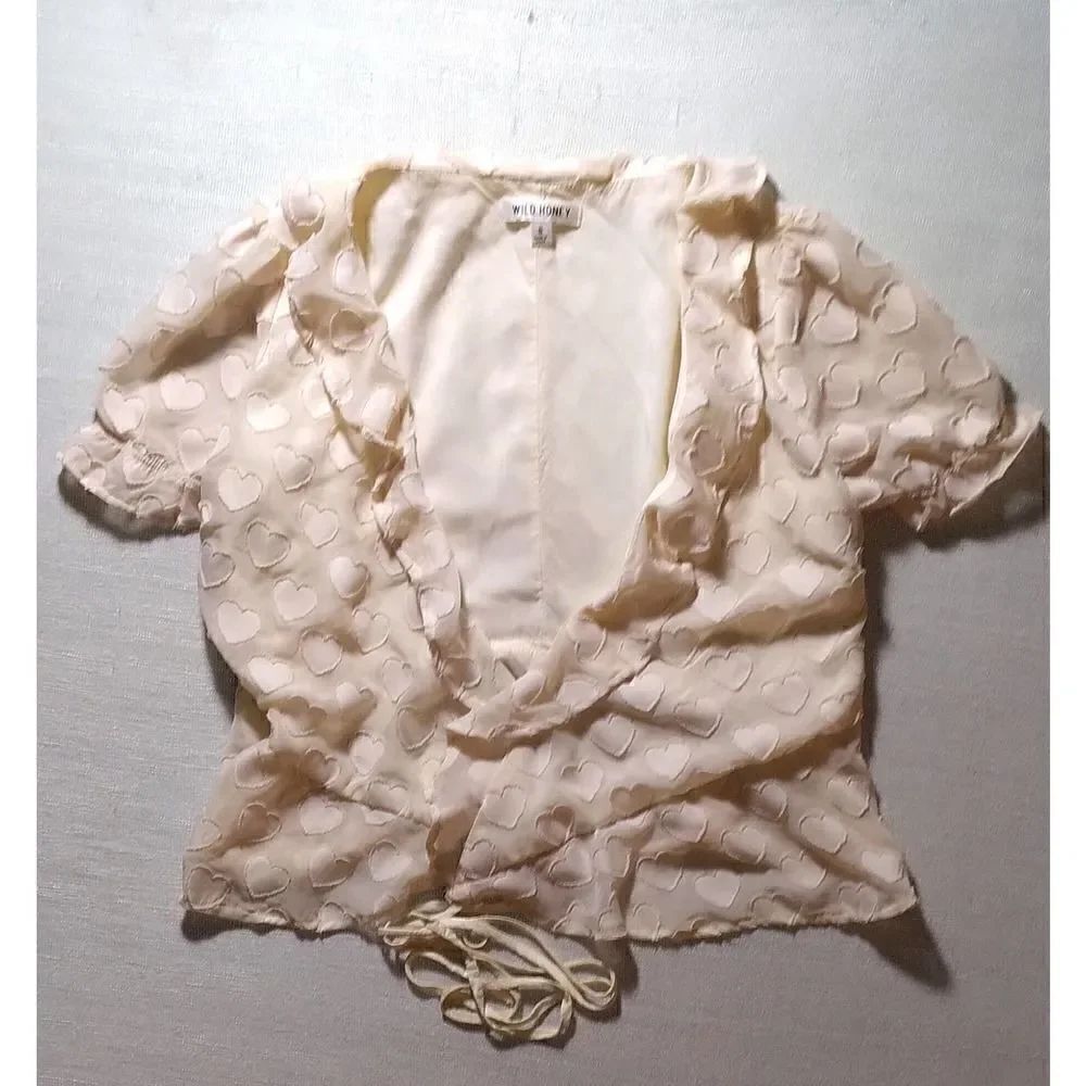 WILD HONEY SIZE SMALL RAYON CREAM TIE SHIRT
